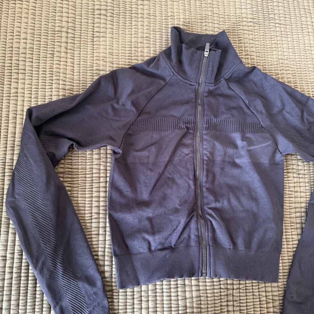 Fabletics  Cropped  Seamless Rib Jacket Zip Up Women's Size small - Picture 10 of 14